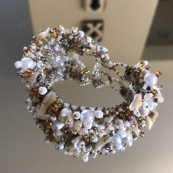 Beachy Boho Beaded Shell Bracelet - Picture 7 of 11
